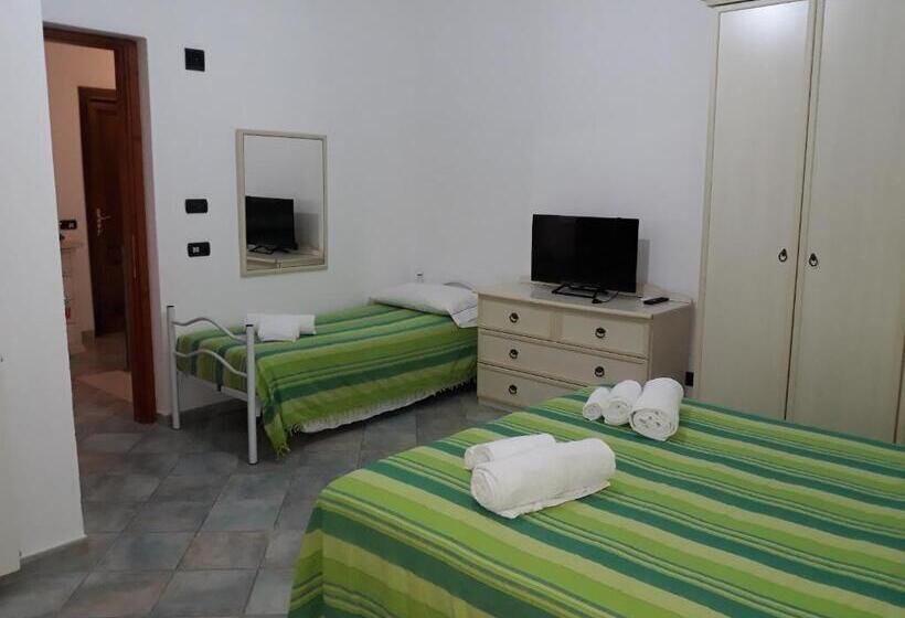 اتاق استاندارد سه نفره, Room In Guest Room Super Comfort Room In Sardinia Italy