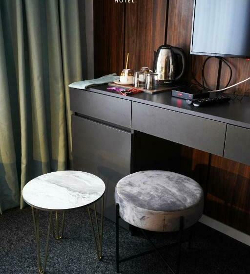 اتاق لوکس, Credo