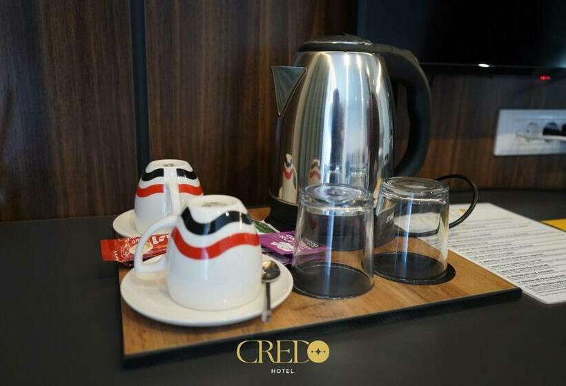 اتاق لوکس, Credo