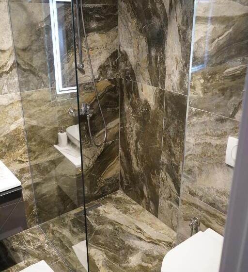 سوییت لوکس, Credo