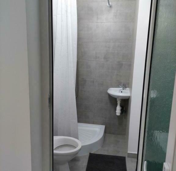 Номер Стандарт, Vila De Pe Lac Amara