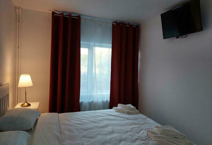 Семейный Номер, Vila De Pe Lac Amara