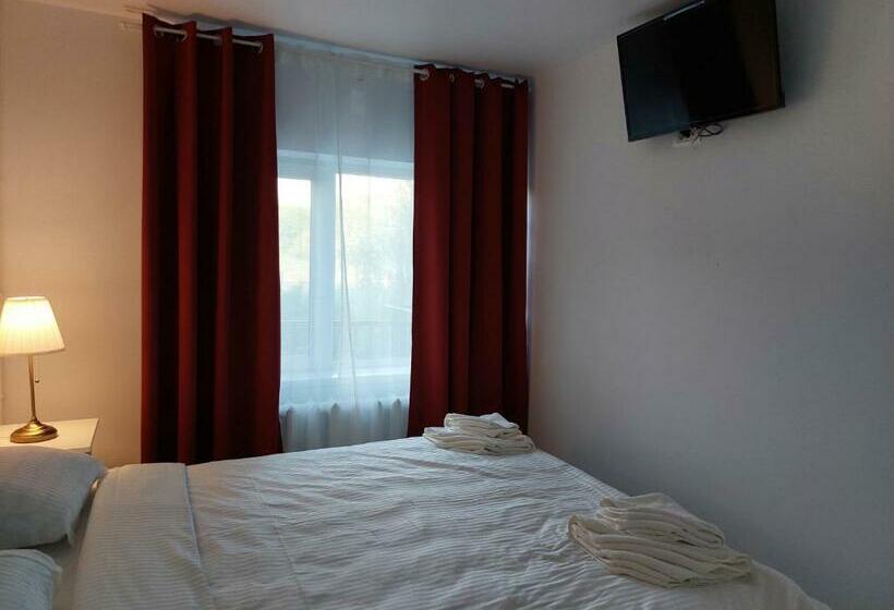 Семейный Номер, Vila De Pe Lac Amara