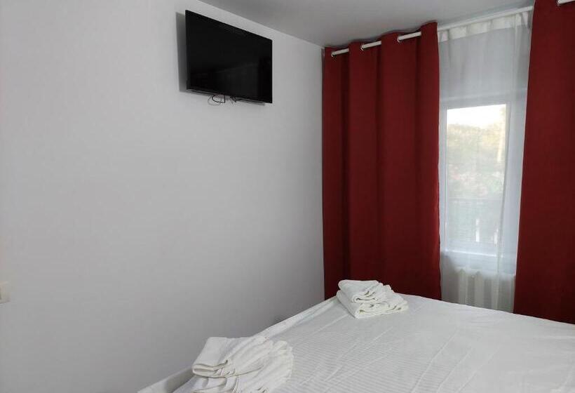 Семейный Номер, Vila De Pe Lac Amara