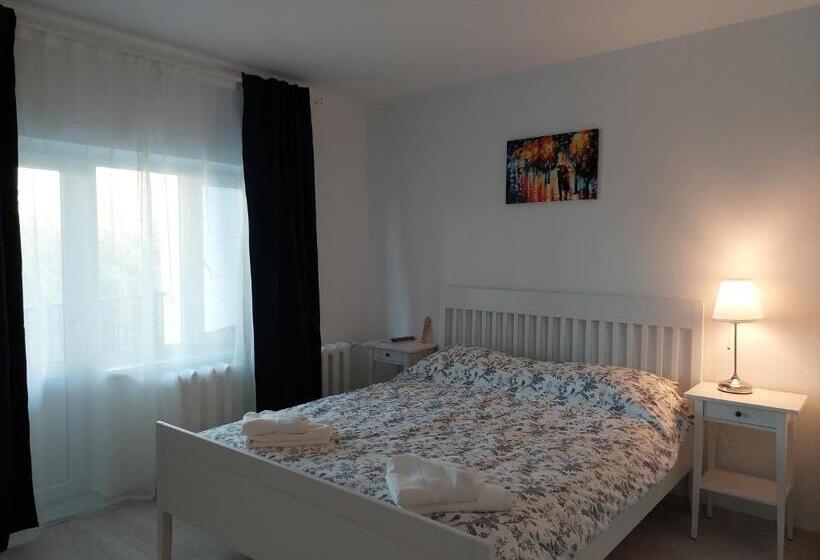 Семейный Номер, Vila De Pe Lac Amara