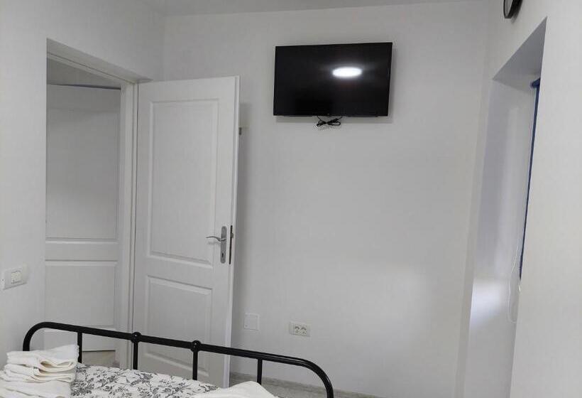 Семейный Номер, Vila De Pe Lac Amara