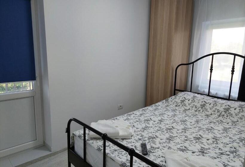 Семейный Номер, Vila De Pe Lac Amara