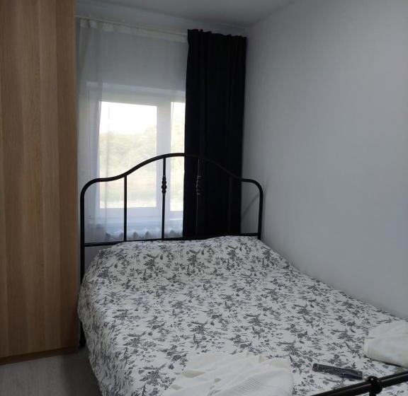 Семейный Номер, Vila De Pe Lac Amara