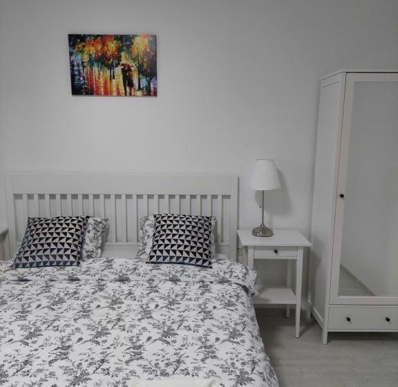 Семейный Номер, Vila De Pe Lac Amara