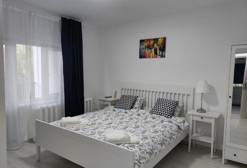 Семейный Номер, Vila De Pe Lac Amara