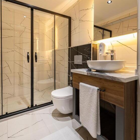 Camera Familiare Vista Montagna, Türkler Suite