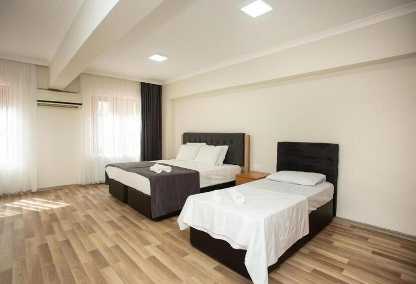 Monolocale Standard, Türkler Suite