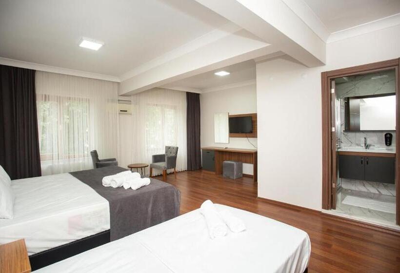 Monolocale Standard, Türkler Suite