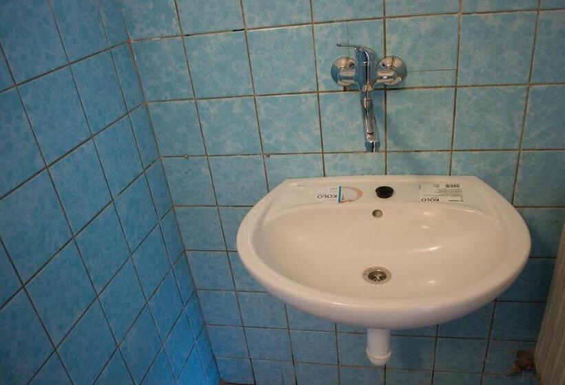 스탠다드 룸 공동 욕실, Churáňov Stadion