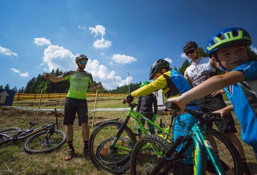 침실 2개 스위트, Churáňov Stadion