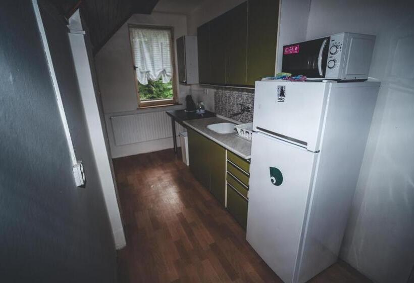 침실 2개 스위트, Churáňov Stadion