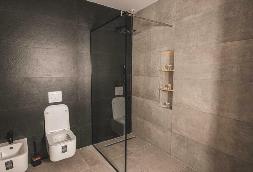 اتاق سه نفره سوپریور با چشم‌انداز دریا, Grand Mirage