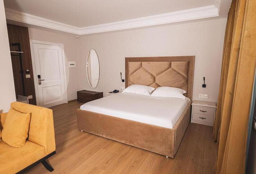 اتاق استاندارد سه نفره, Grand Mirage