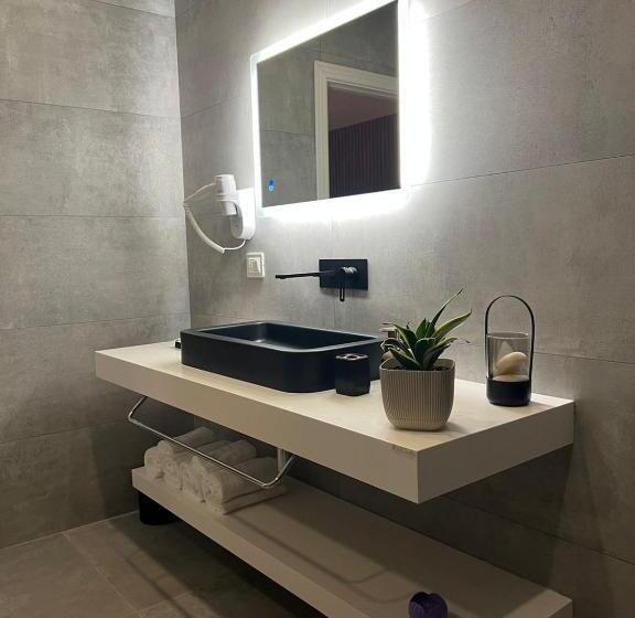 اتاق سه نفره دلوکس با چشم‌انداز دریا, Grand Mirage