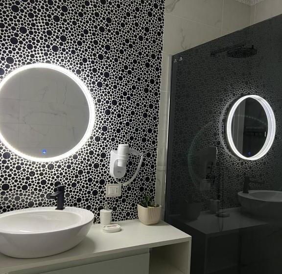 اتاق لوکس با بالکن و چشم‌انداز دریا, Grand Mirage