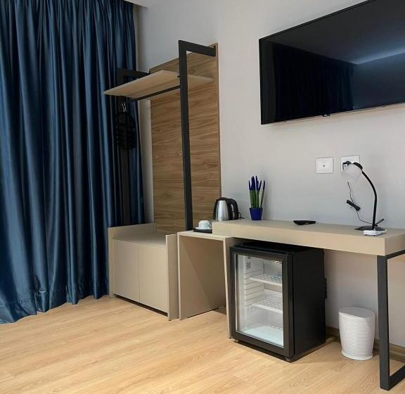 اتاق لوکس با بالکن و چشم‌انداز دریا, Grand Mirage