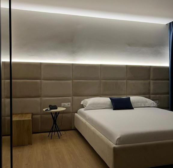 اتاق لوکس با بالکن و چشم‌انداز دریا, Grand Mirage