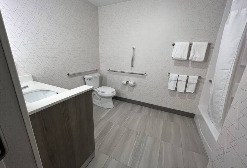 جناح لذوى الاحتياجات الخاصة, Holiday Inn Express & Suites   Tomah, An Ihg