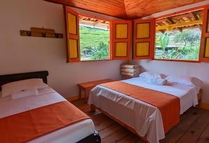 Семейный Номер Вид на Горы, Hospedaje Campestre El Rancho De Jero
