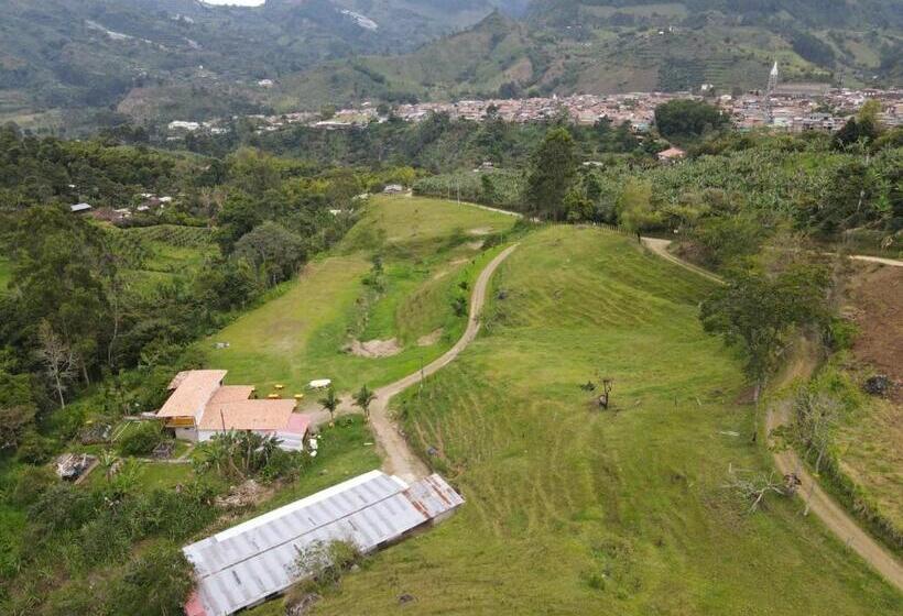 Семейный Номер Вид на Горы, Hospedaje Campestre El Rancho De Jero