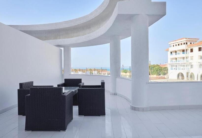سوییت خانوادگی, Golden Palace Marina