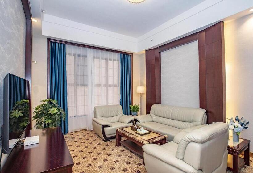 סוויטה דלוקס, Junyue