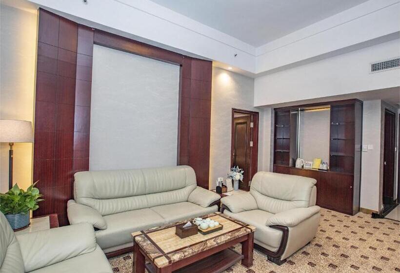 סוויטה דלוקס, Junyue