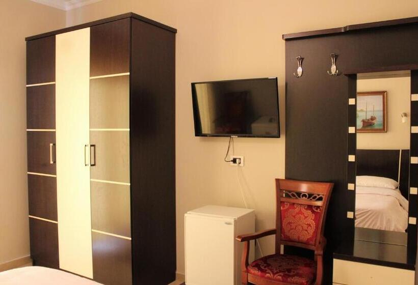 חדר סטנדרט עם מרפסת ונוף לים, Kristal