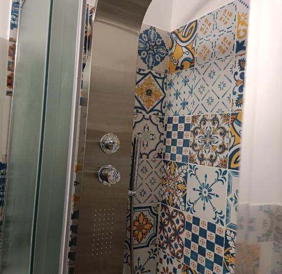 اتاق استاندارد سه نفره, Il Roseto