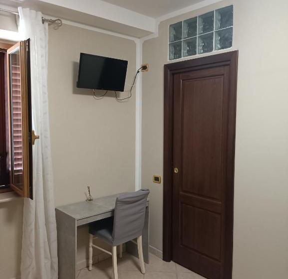 اتاق استاندارد سه نفره, Il Roseto