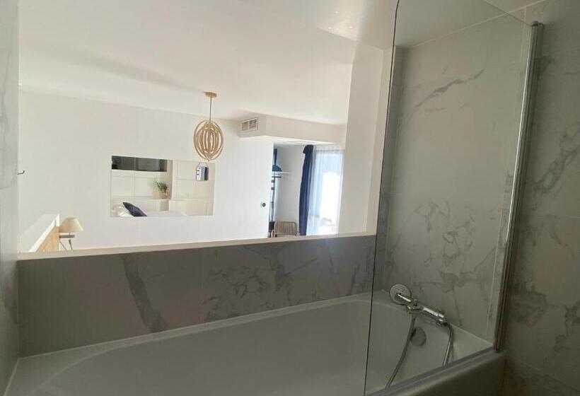 带阳台的豪华间, La Tour Aux Crabes Près De La Plage