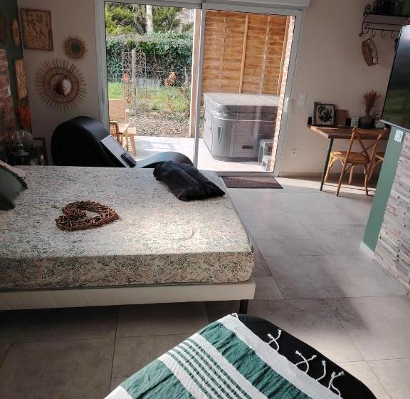 חדר דלוקס, Detente De La Lys