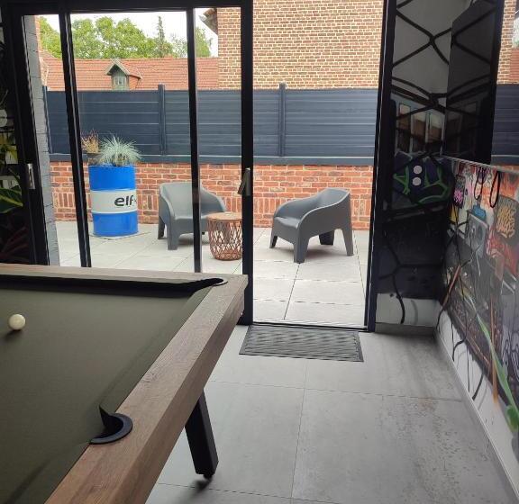 غرفة قياسية مزوَّدة بجاكوزي, Detente De La Lys