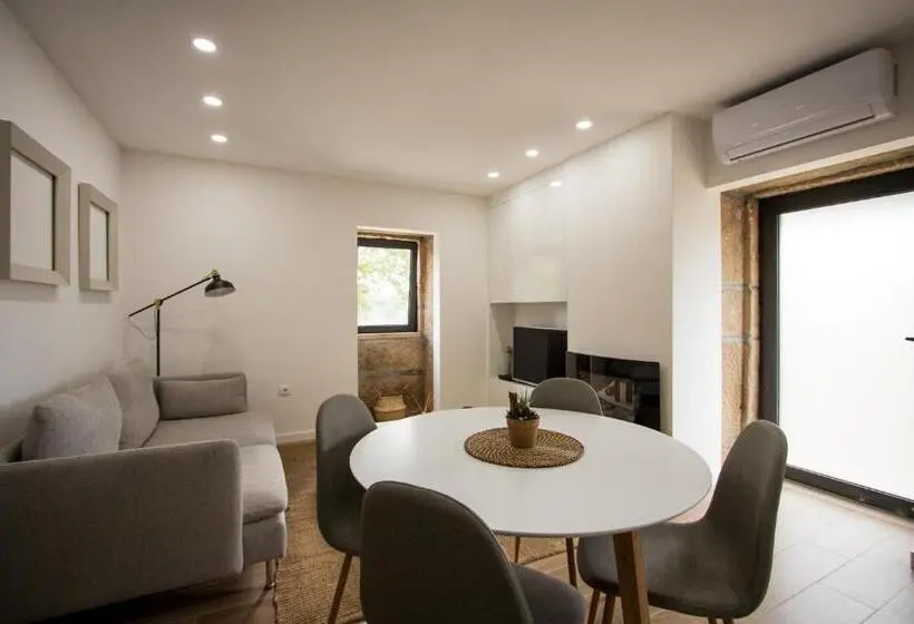 Perhesviitti, Casa Dos Bernardos