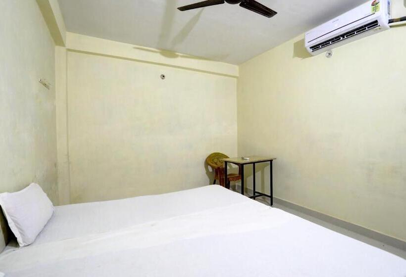 اتاق کلاسیک سه تخته, O Shri Durga