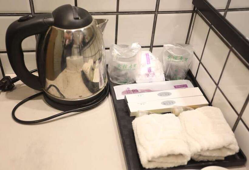 اتاق لوکس, Lab Hostel