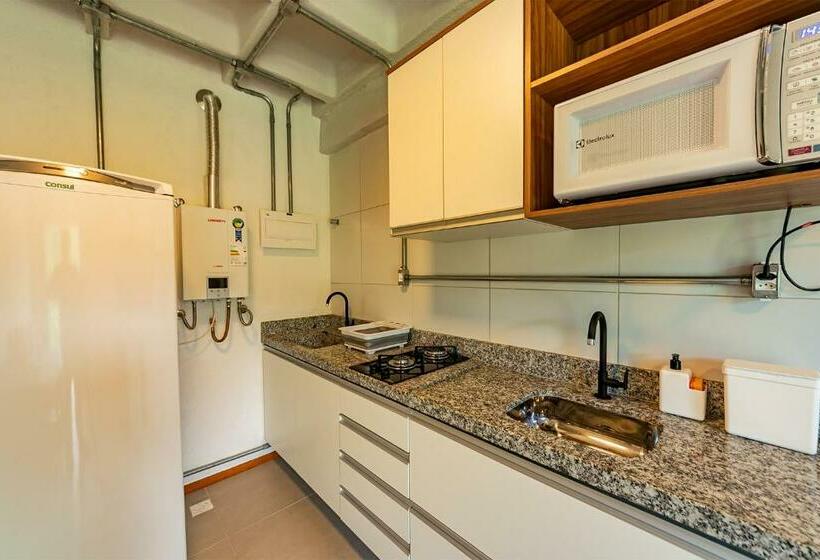 דירת חדר, Antiquus Apart