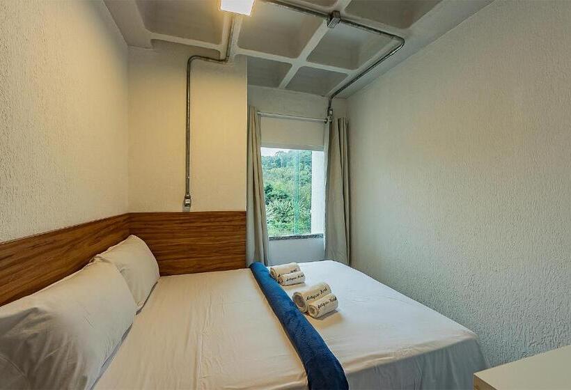 דירת חדר, Antiquus Apart