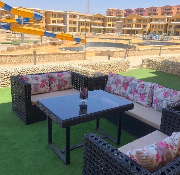 کلبه ییلاقی سوپریور یک خوابه, Aqua Caribbean Chalet Sokhna