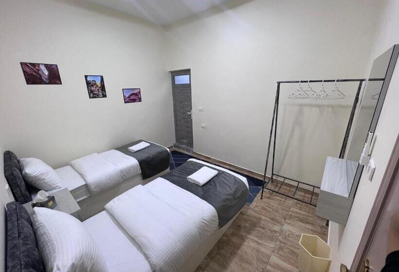 اتاق لوکس, Z3 Hostel
