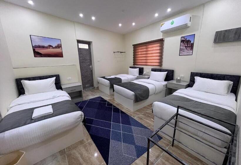 اتاق لوکس خانوادگی, Z3 Hostel