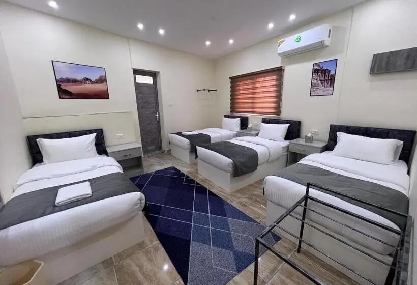 اتاق لوکس خانوادگی, Z3 Hostel