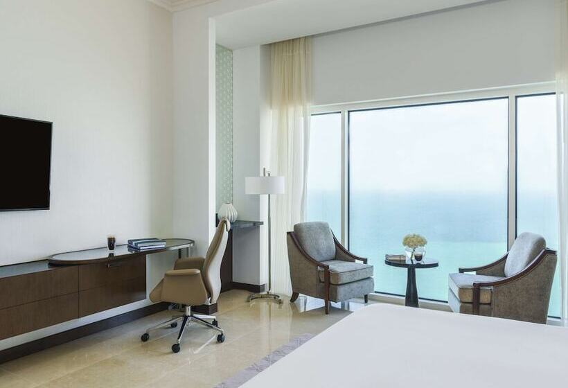 غرفة ديلوكس مطلّة علي البحر, Rixos Marina Abu Dhabi
