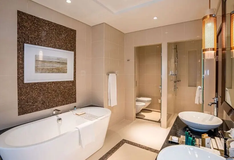 キングサイズベッドのスイートルーム, Rixos Marina Abu Dhabi