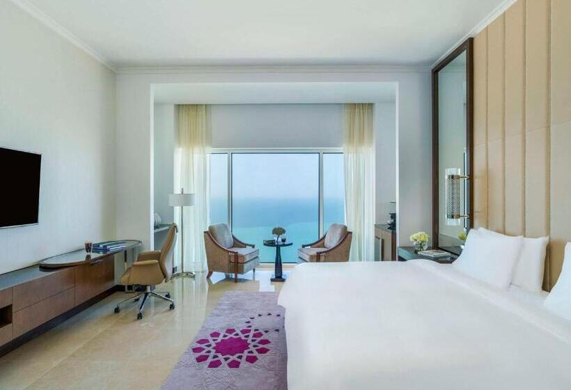 غرفة ديلوكس مطلّة علي البحر, Rixos Marina Abu Dhabi